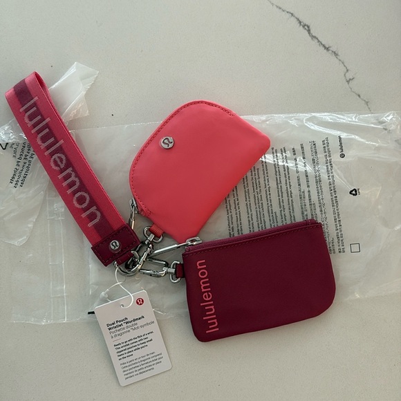 LULULEMON DUAL POUCH WRISTLET IN *wordmark* WASHED MAUVE/SAKURA PINK COMBO - Picture 6 of 8
